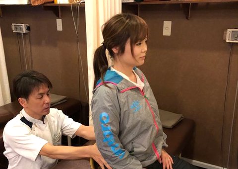 施術後の説明の様子